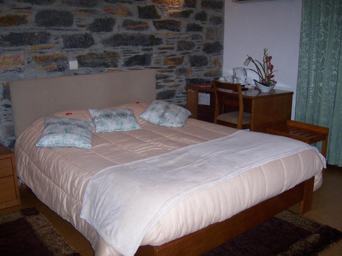 Hotel Santa Apolonia Bragança Exteriör bild