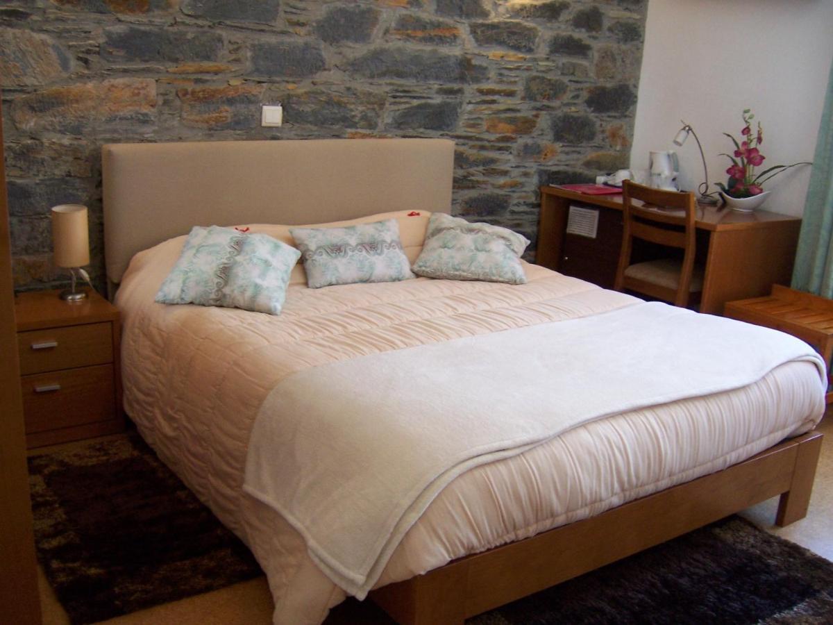 Hotel Santa Apolonia Bragança Exteriör bild